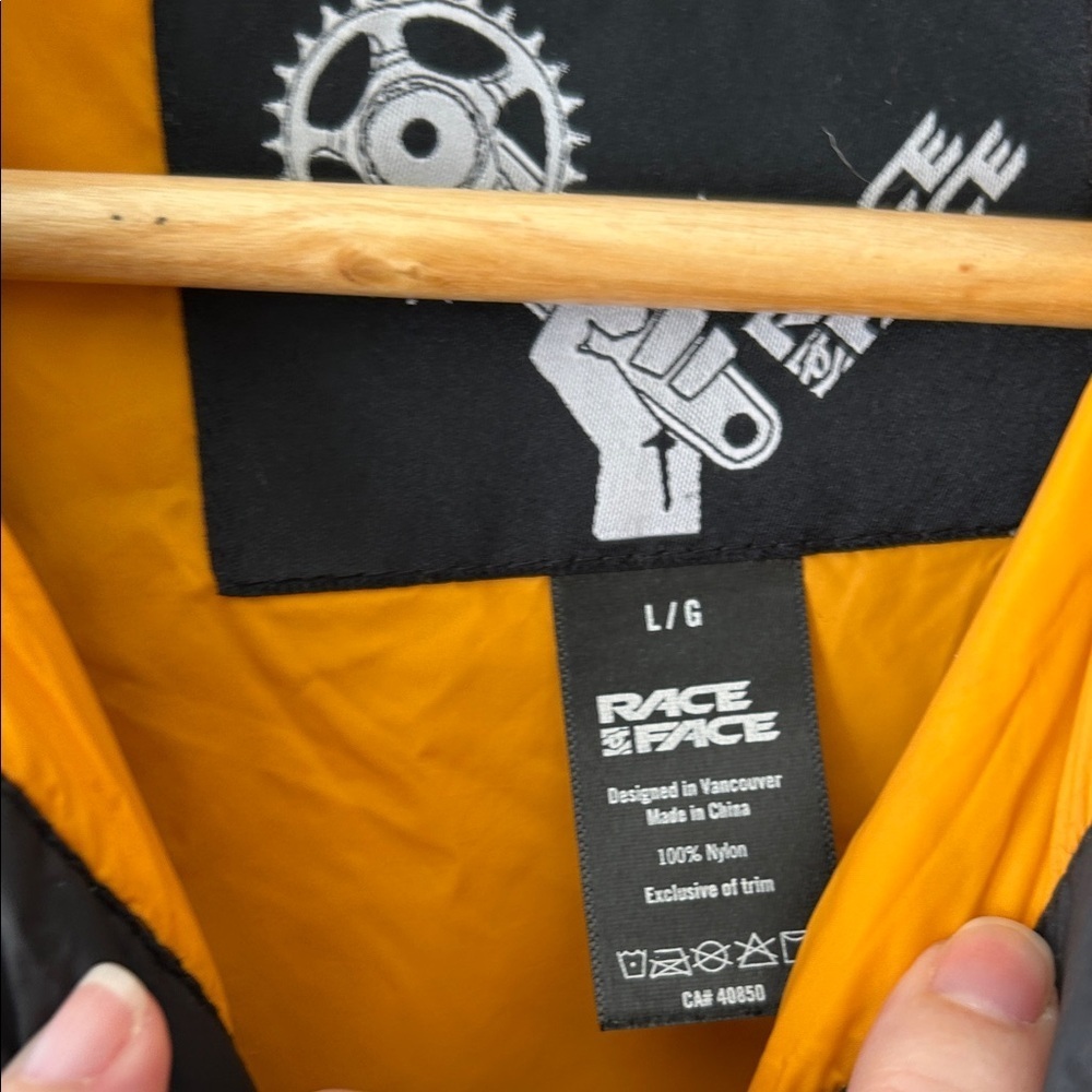 Men's Black Insulated Coat Race Face size L - Picture 5 of 13